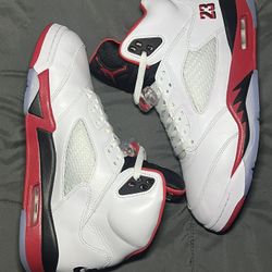 Jordan 5 “Fire Red” Size 11