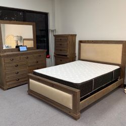 Queen bedroom set (FREE 24H DELIVERY AND SETUP)