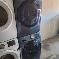 Samsung AddWash Front Load Washer 4.5cu Ft And Stackable Gas Dryer Set 