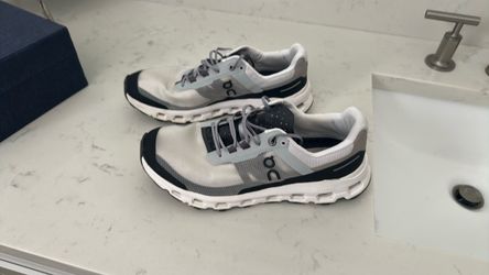 Women’s Cloud tennis shoes size 8