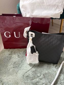 Gucci emblem shoulder bag