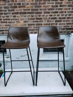 LEATHER CHAIR