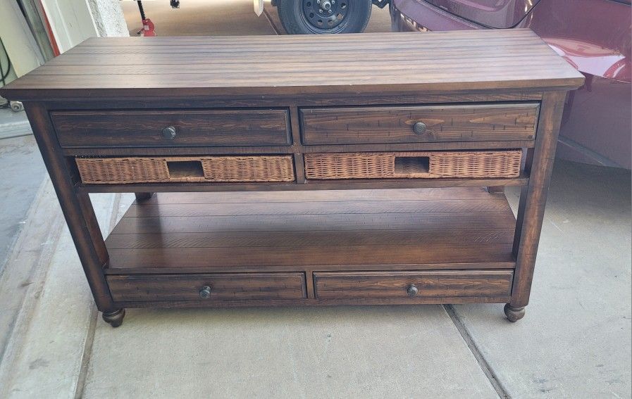 Like New Table/TV Stand
