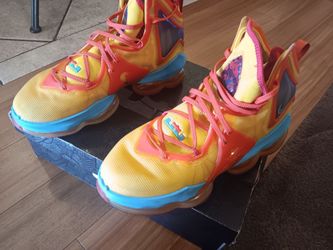 Nike LeBron 19 Basketball Sneakers
