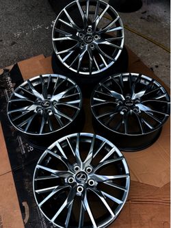 NEW Set of 4 Lexus 18” inch wheels