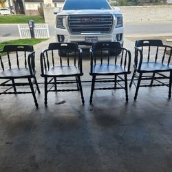 Set Of 4 Vintage Dinning Chairs
