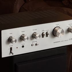 Pioneer SA-5500 II Vintage Stereo Amplifier + JBL 2500 Vintage Speakers