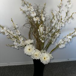 Flower Vase With Flowers 