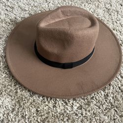 Tan Hat 