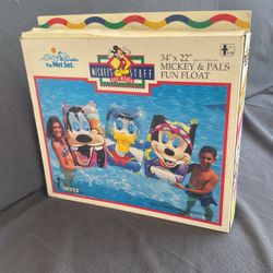 Disney Mickey's Stuff GOOFY Pool Float NEW