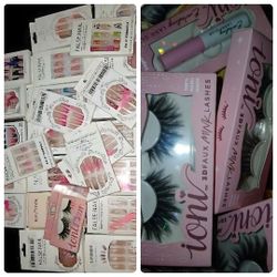 38 lashes , 20 press on nail sets and eyelash glue (15) bundle