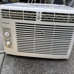 Frigidaire 5,000 BTU window-mounted air conditioner, model FFRA0511R1