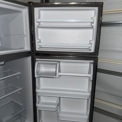 Refrigerator 6 Months Old