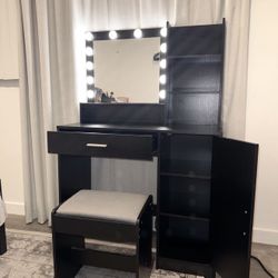 Vanity Desk with Mirror