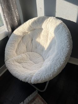 Milliard Cozy Chair / Faux Fur Saucer Chair for Bedroom / X-Large, White.