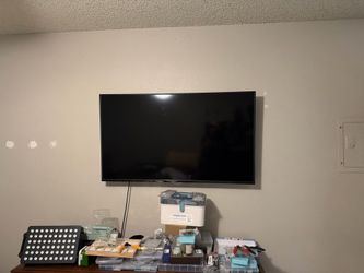 42 inch TV vizeo with wall mount
