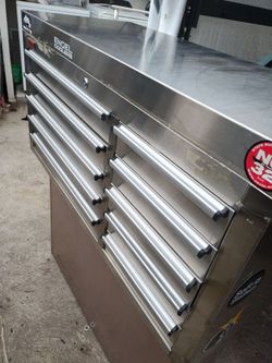 Stainless steel tool box (CSPS) 41"x 18". All drawers open smooth. No key some scratches you can see on the pictures. No key. Very heavy. I can delive