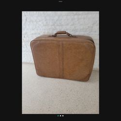 airway 28 Inch Soft Sided Vinyl Suitcase