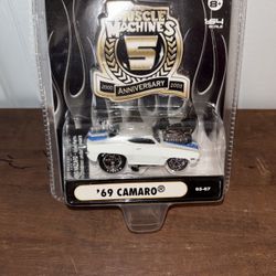 Muscle Machine 69 Camaro 5th Anniversary Scale 1:64