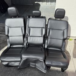 2020-2024 Explorer 2nd row seats