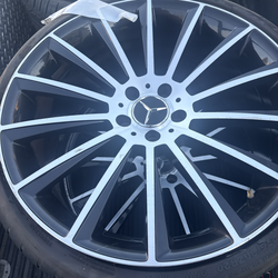 Mercedes-Benz car rims