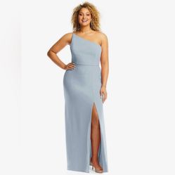 SKINNY ONE-SHOULDER TRUMPET GOWN WITH FRONT SLIT IN MIST