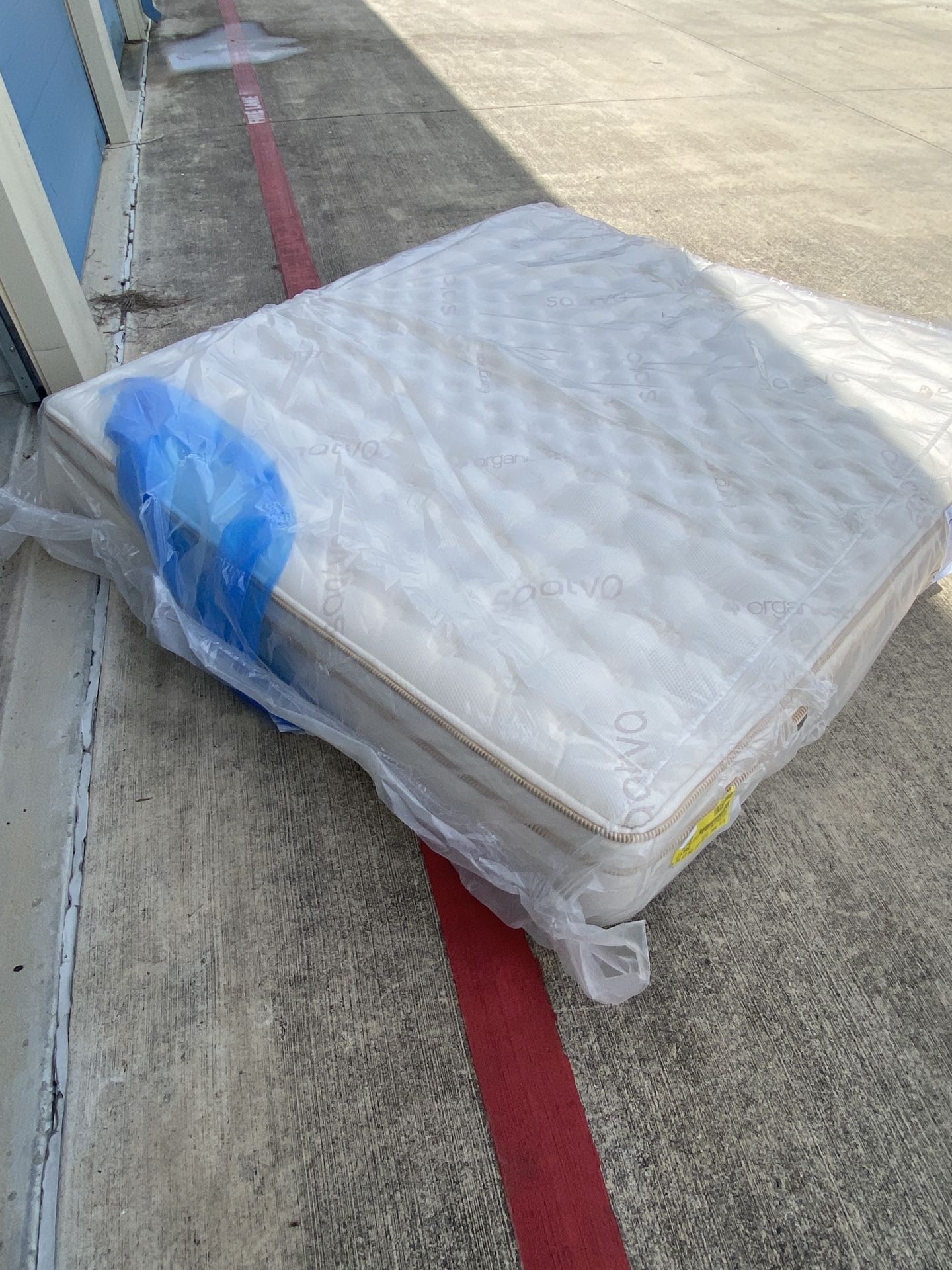 Overstock Display King Pillowtop Mattress for Sale in San Antonio, TX