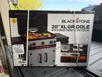 Blackstone 28" XL Griddle with Storage Cabinet & Side Shelves