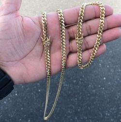 8MM Cuban Link Set 14K Gold Plated Doesn't Loses Color