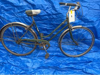 Lot of three vintage bikes