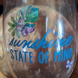 Brand New Sunshine State Of Mind Plastic Wine Glass (Stemless)