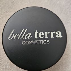 bella terra MINERAL FOUNDATION 