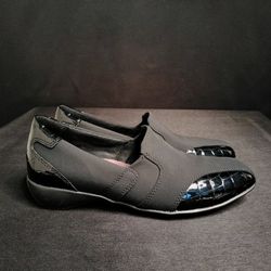 Women's Clarks Comfort Collection (Size 5.5)