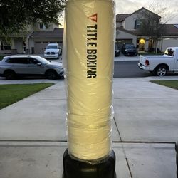 TITLE white Freestanding Bag