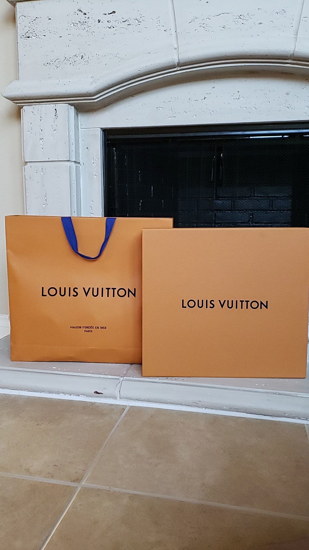 LOUIS VUITTON Shopping Bag and Keepsake Box