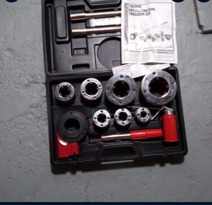 Pipe Threading Tool 
