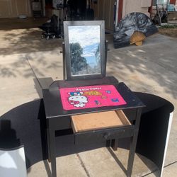 Vanity Tables And Chairs
