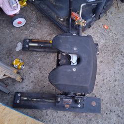 Curt Q20 Fifth wheeler trailer hitch