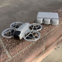 DJI Neo Fly More Combo - Includes Charging Hub 