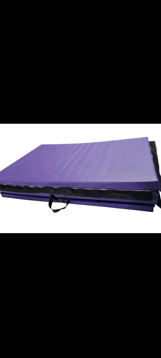 FOIDING JIU JITSU - JUDO - WRESTLING...MATS:
10'×4'×1,5'.