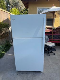 Like New Whirlpool Fridge / Refrigerator 3 years old only