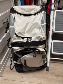 Marucci SoftBall Rolling Bag
