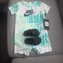 New Nike Outfit W/ Sandals