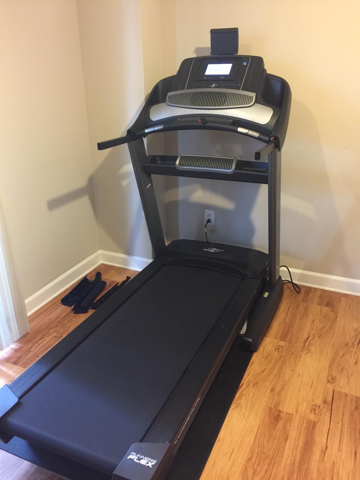 COMMERCIAL 1750 treadmill