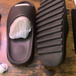 yeezy slides size 8 