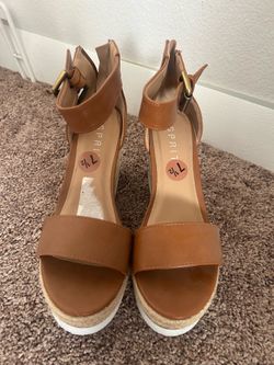 Brand new brown wedges
