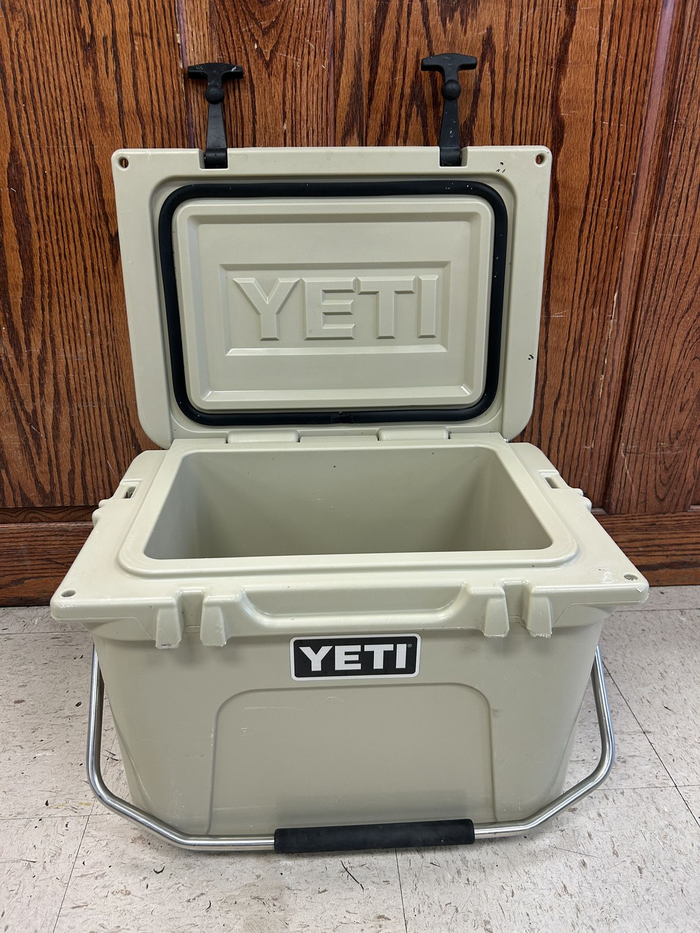 Yeti Roadie 20 W/metal Handel