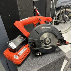 Black And Decker Circular Saw (847056-1)