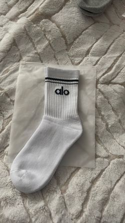 ALO Throwback Unisex White Socks in M