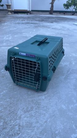 4.4 4.4 out of 5 stars (8,906) Petmate Pet Porter Fashion Dog Kennel Plastic Crate for Pets 15-20 lbs, Pet Carrier For Home and Travel, Made in USA